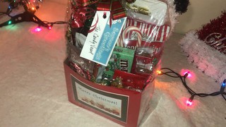 Amazing Christmas Gift Basket by Hyperbellies! - Day 16