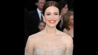 Mandy Moore sparkles in her Oscars red carpet dress