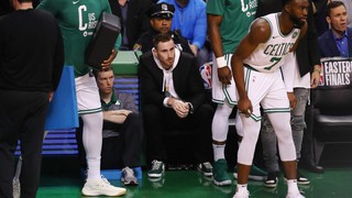 [News] Gordon Hayward and Aron Baynes Undergo Surgery | Boston Herald Wri...