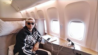 HUGE FIRST CLASS SEAT on Cathay Pacific