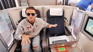 this is the BEST AIRPLANE SEAT!!!
