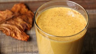 Pumpkin Protein Shake Recipe - HASfit Pumpkin Pie Smoothie - Pumpkin Spic...