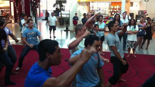 All Blacks Maori Haka Dance in New Zealand (Auckland Airport)